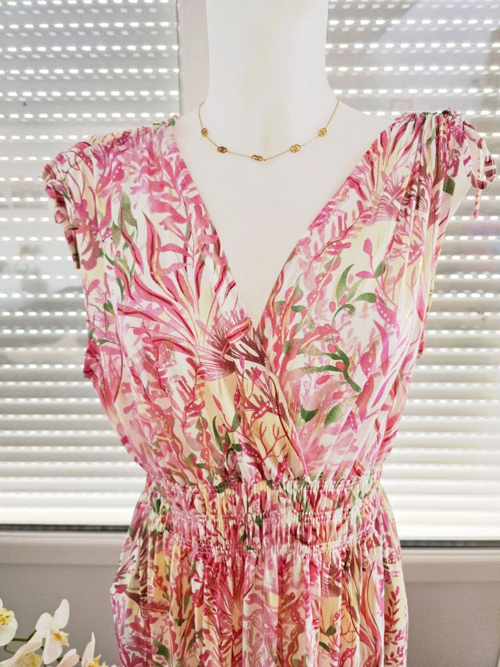Robe magique blanche rose pomme jaune dorée  – photo 2